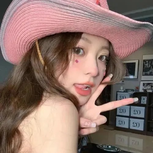 抓娃娃之父凭女贵